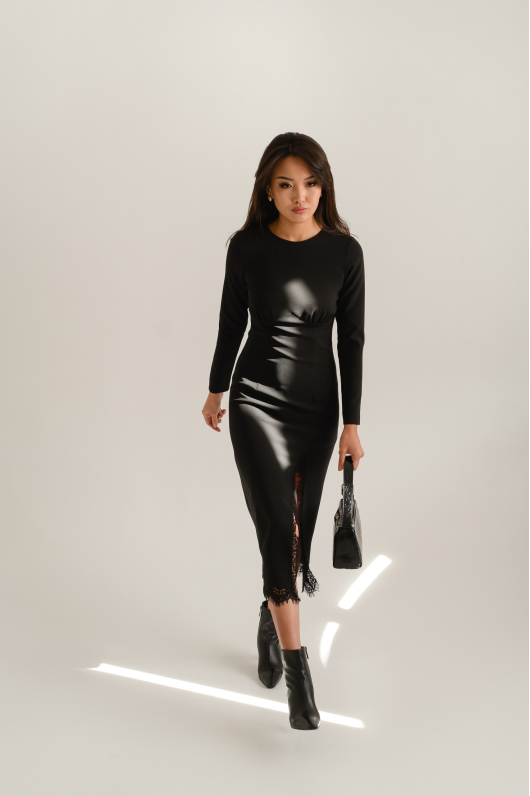 Платье утонченного силуэта 